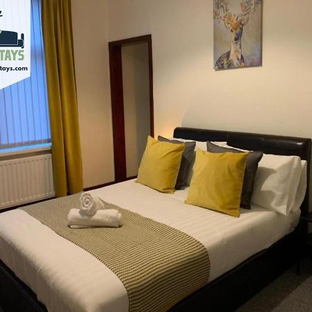 Rodsley - 2 Bedroom 1St Floor Flat Free Parking Wifi And Netflix 게이츠헤드 외부 사진