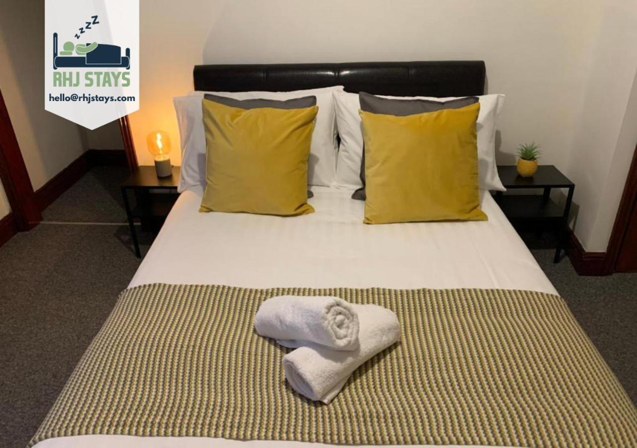 Rodsley - 2 Bedroom 1St Floor Flat Free Parking Wifi And Netflix 게이츠헤드 외부 사진