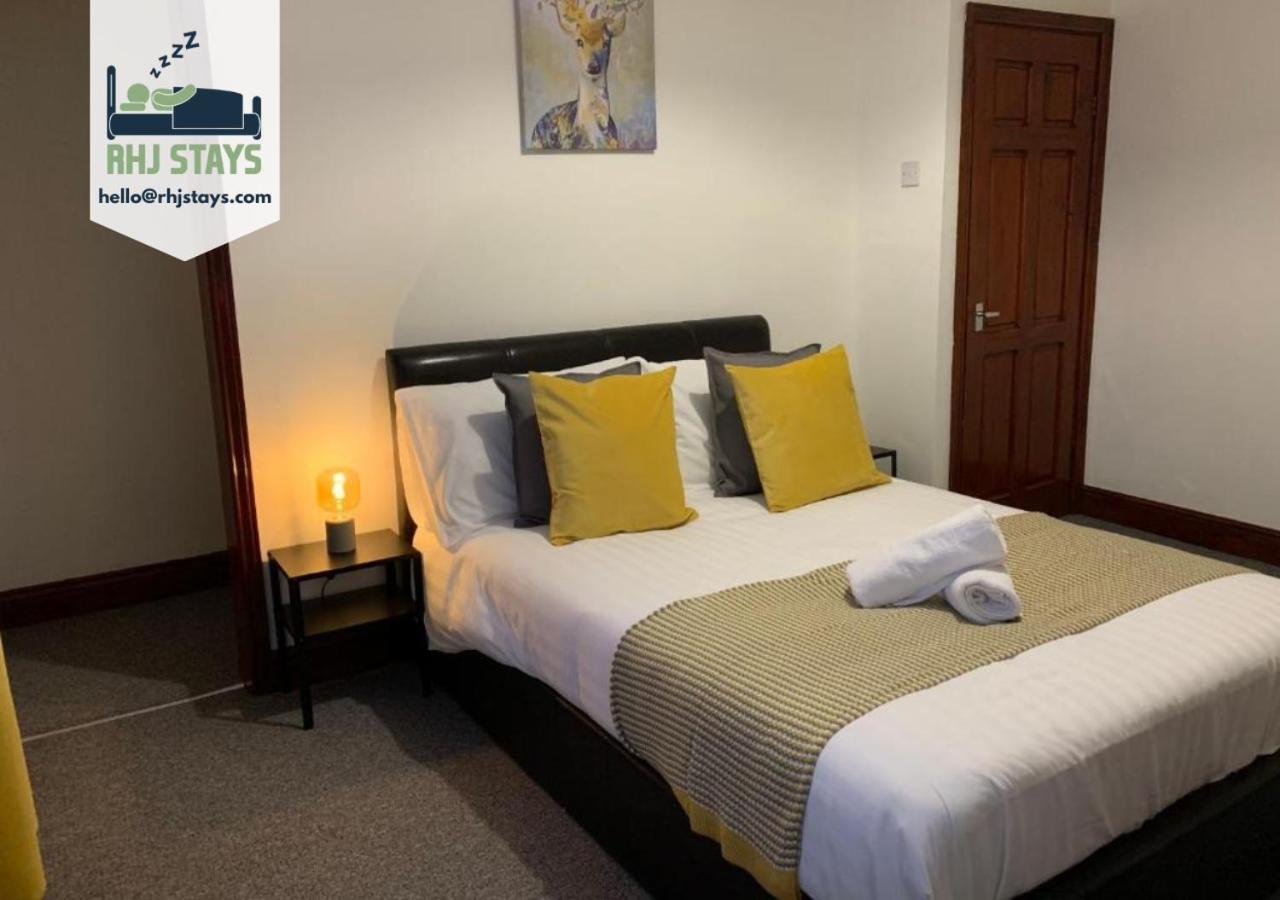 Rodsley - 2 Bedroom 1St Floor Flat Free Parking Wifi And Netflix 게이츠헤드 외부 사진