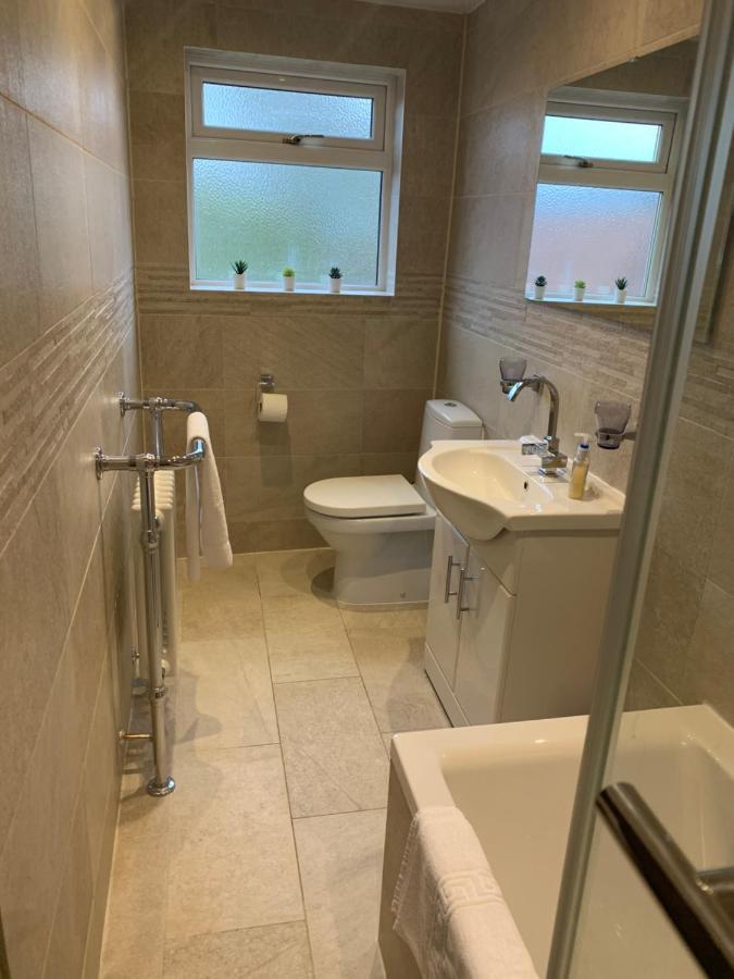 Rodsley - 2 Bedroom 1St Floor Flat Free Parking Wifi And Netflix 게이츠헤드 외부 사진